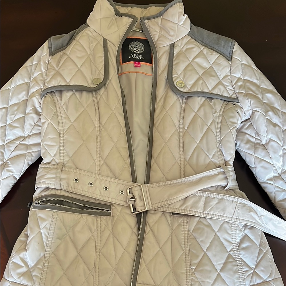 Vince Camuto Cream and Gray Puffer Jacket with Diamond Quilting